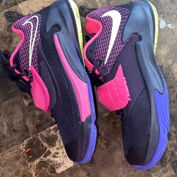 Nike Other - USED Nike Zoom Freak Size 4 Girls Sneakers